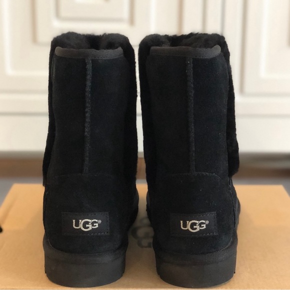 UGG Caitlin boots- like new, excellent condition - Picture 3 of 3